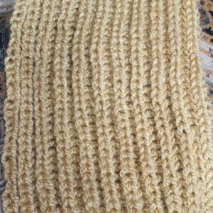 Beige Hand-Knitted 100% Wool Muffler – Elegant, Warm and Sophisticated Winter Accessory