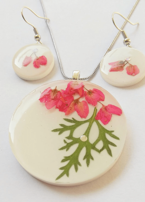 Handmade Real Dry Flower Resin Jewellery