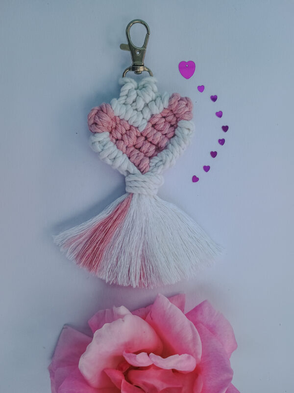 Boho Macrame Heart Keychain by kamya_handiwork