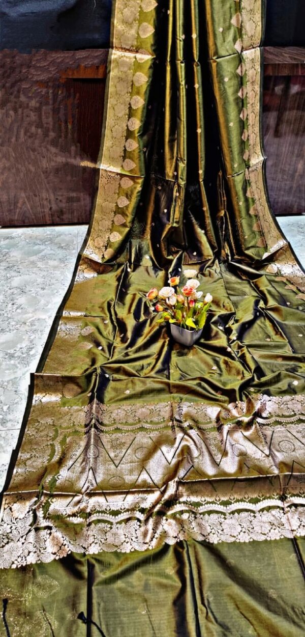 Bottle Green Pure Resham Monipuri Silk Saree – Handcrafted Elegance with Silk Mark & Blouse Piece