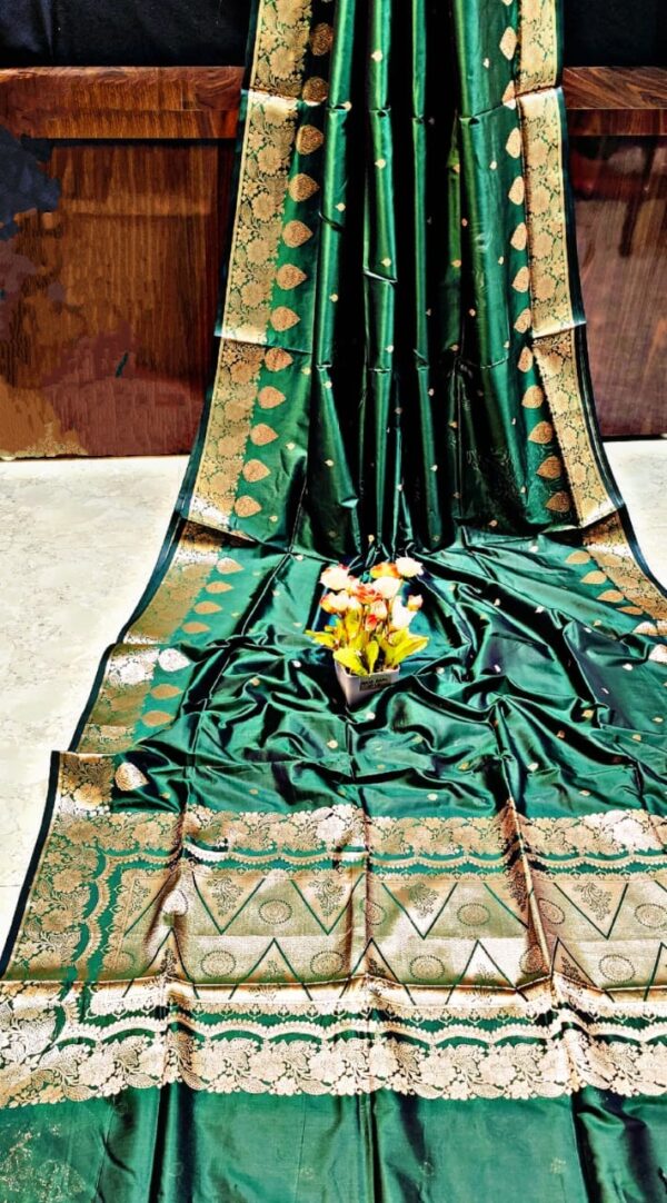 Emerald Green Monipuri Resham Silk Saree – Handcrafted Elegance with Silk Mark & Blouse Piece