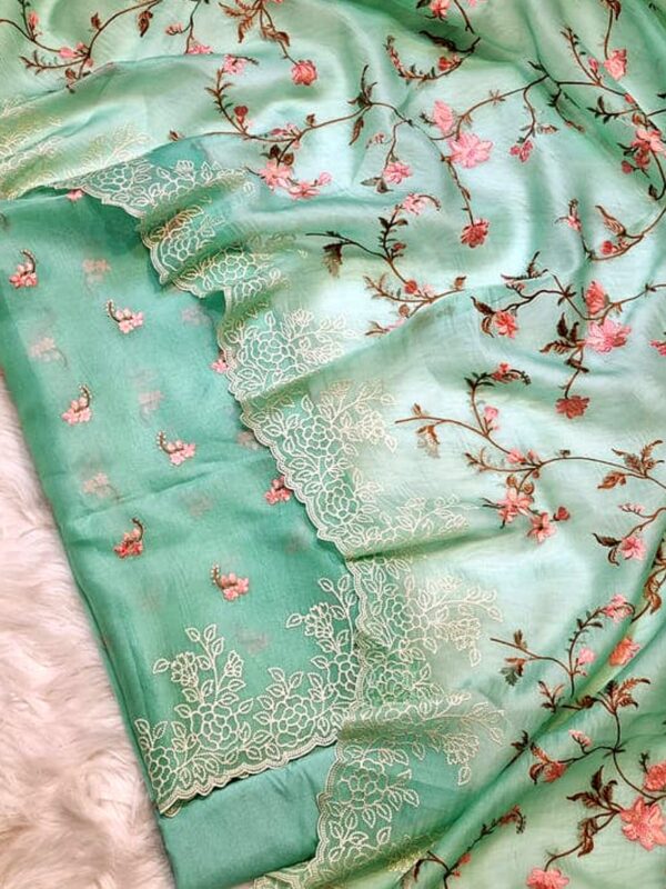 Mint Green Banarasi Organza Silk Suit Set with Meena Booti & Cutwork Dupatta – A Refreshing Take on Tradition