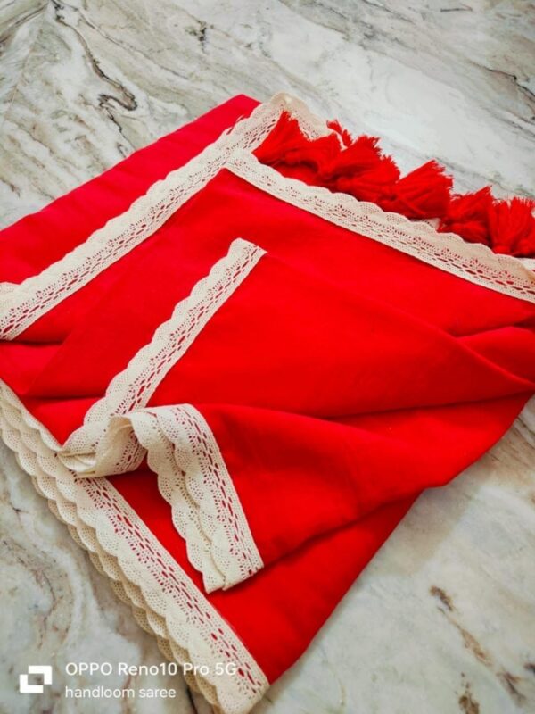 Red Elegance Handcrafted Pure 120 Count Mul Cotton Saree with White Lace Border & Blouse Piece