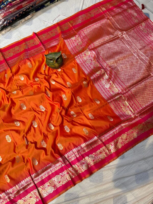 Handcrafted Mahabalipuram Silk Saree – Vibrant Orange Body with Magenta Pink Zari Border & Pallu (with Blouse Piece)