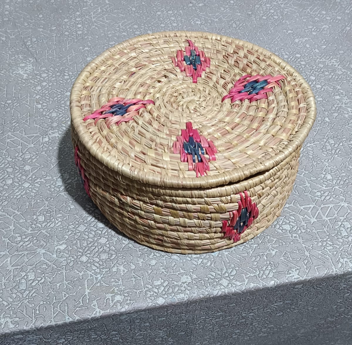 Eco-Friendly Handcrafted Pine Leaves Basket | 20cm Storage Box | Pirul Utility Container (Pink)